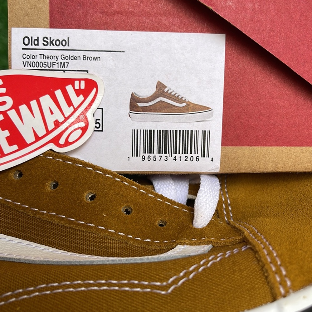 Vans WMNS Old Skool
Color Theory Golden Brown
VN0005UF1M7
Sneakers - Picture 16 of 16